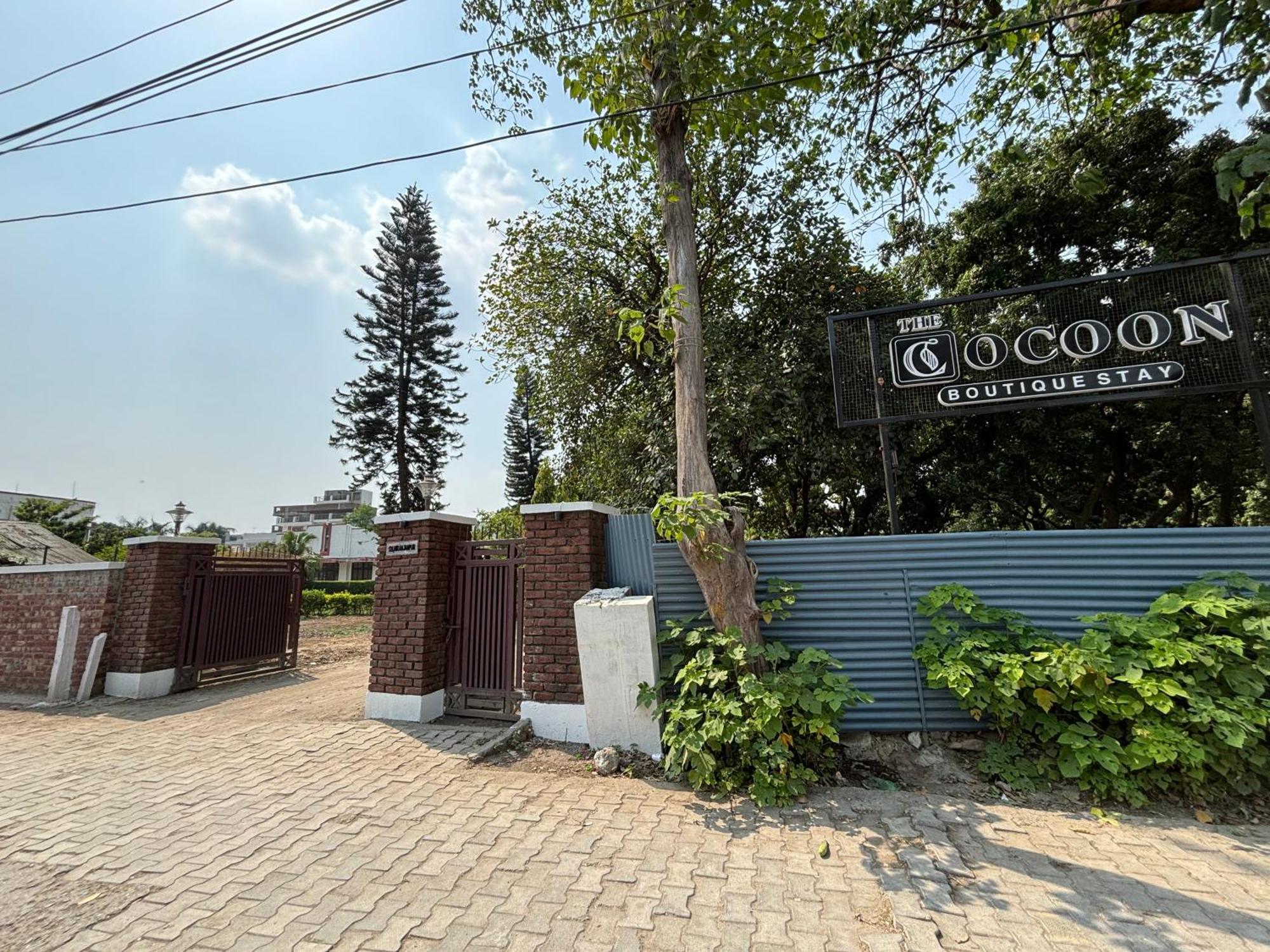 데라둔 The Cocoon B&B 외부 사진