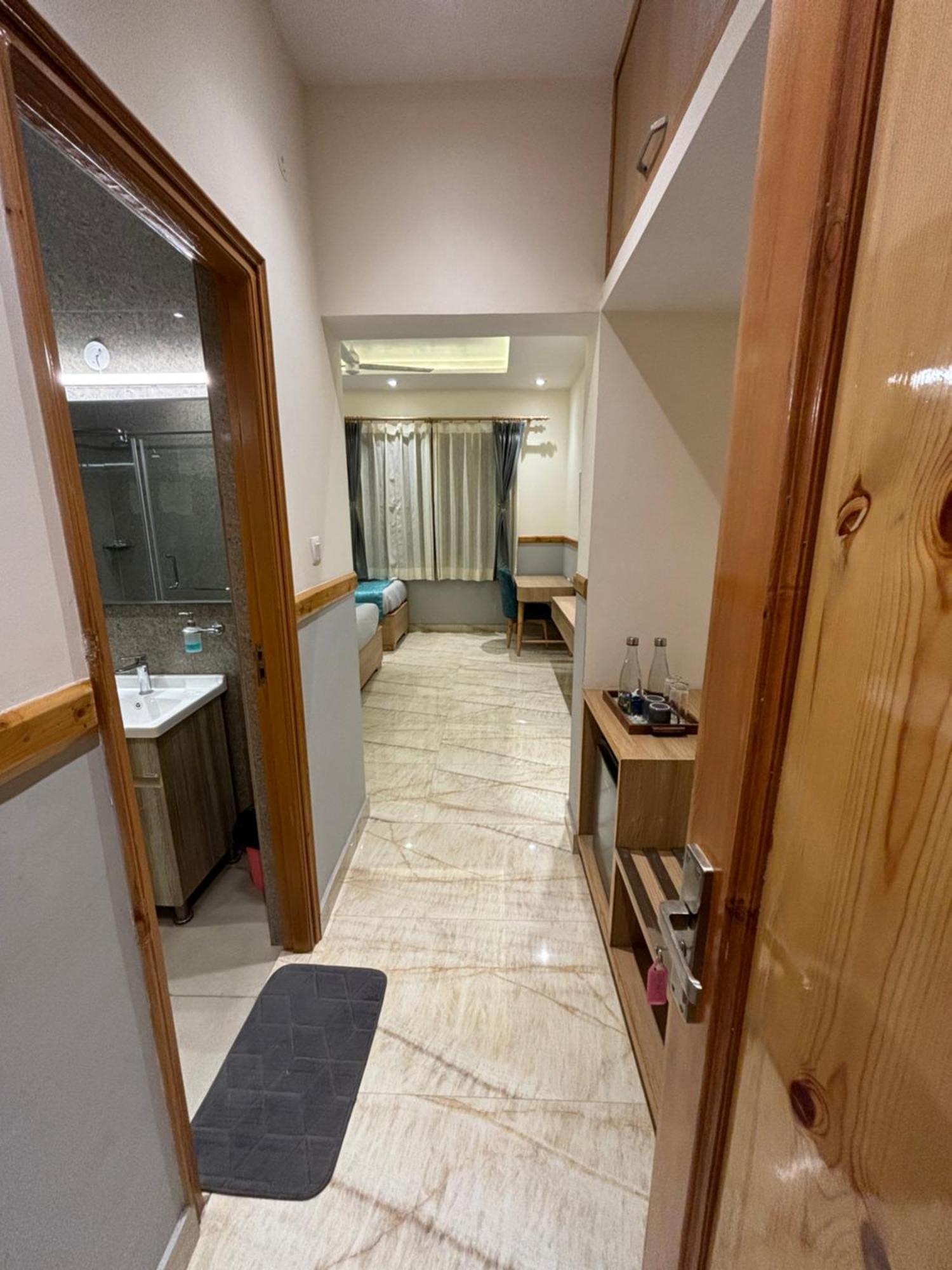 데라둔 The Cocoon B&B 외부 사진