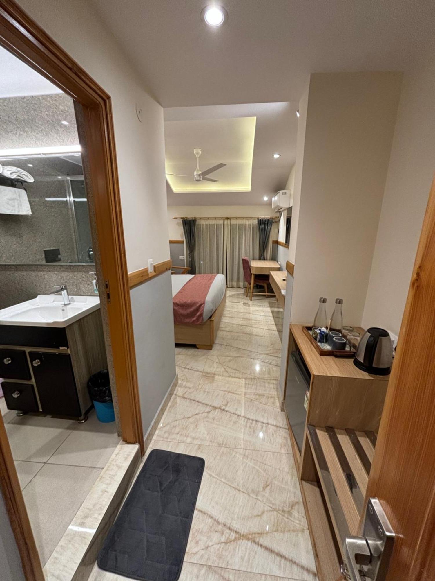 데라둔 The Cocoon B&B 외부 사진