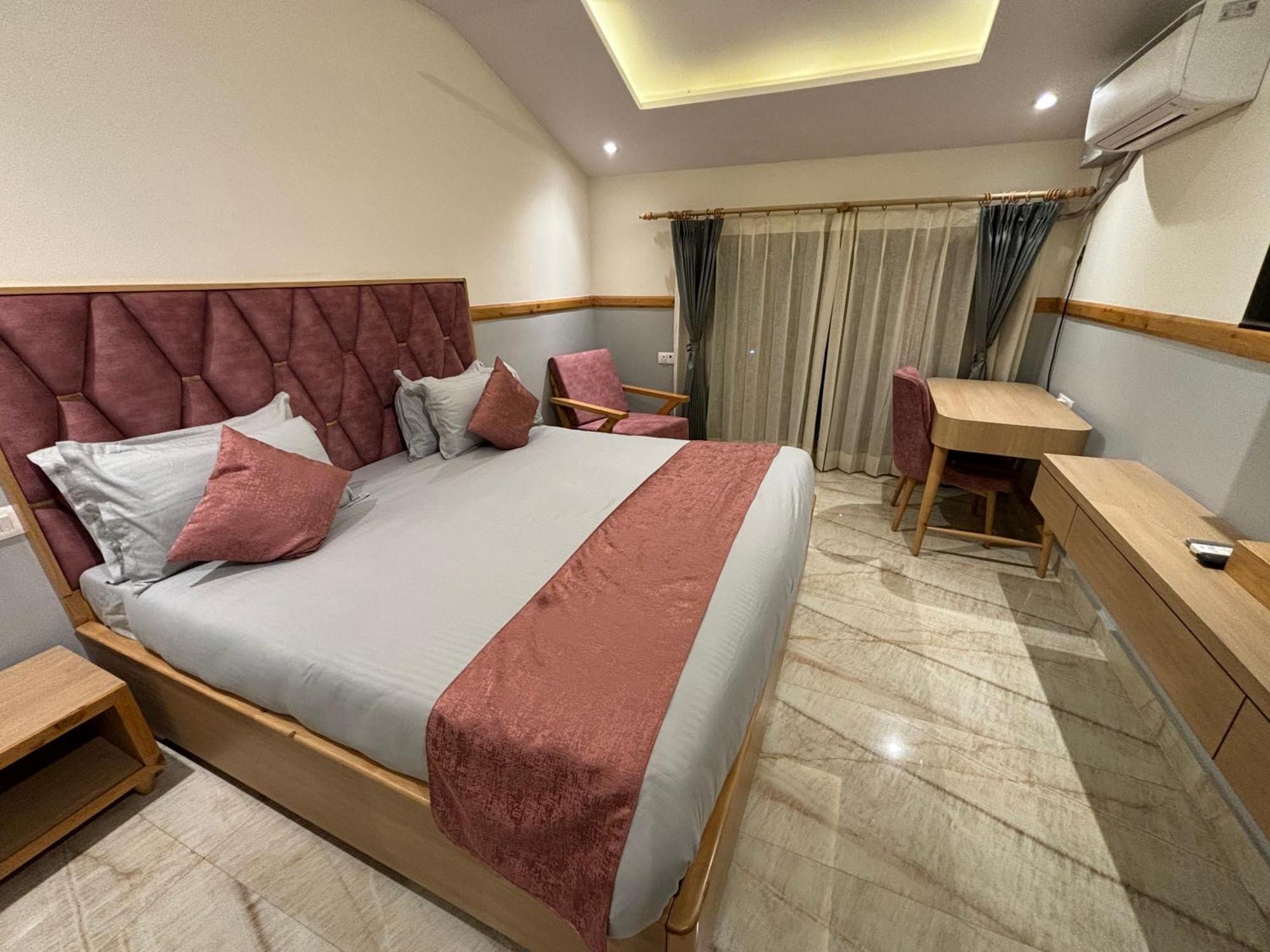 데라둔 The Cocoon B&B 외부 사진