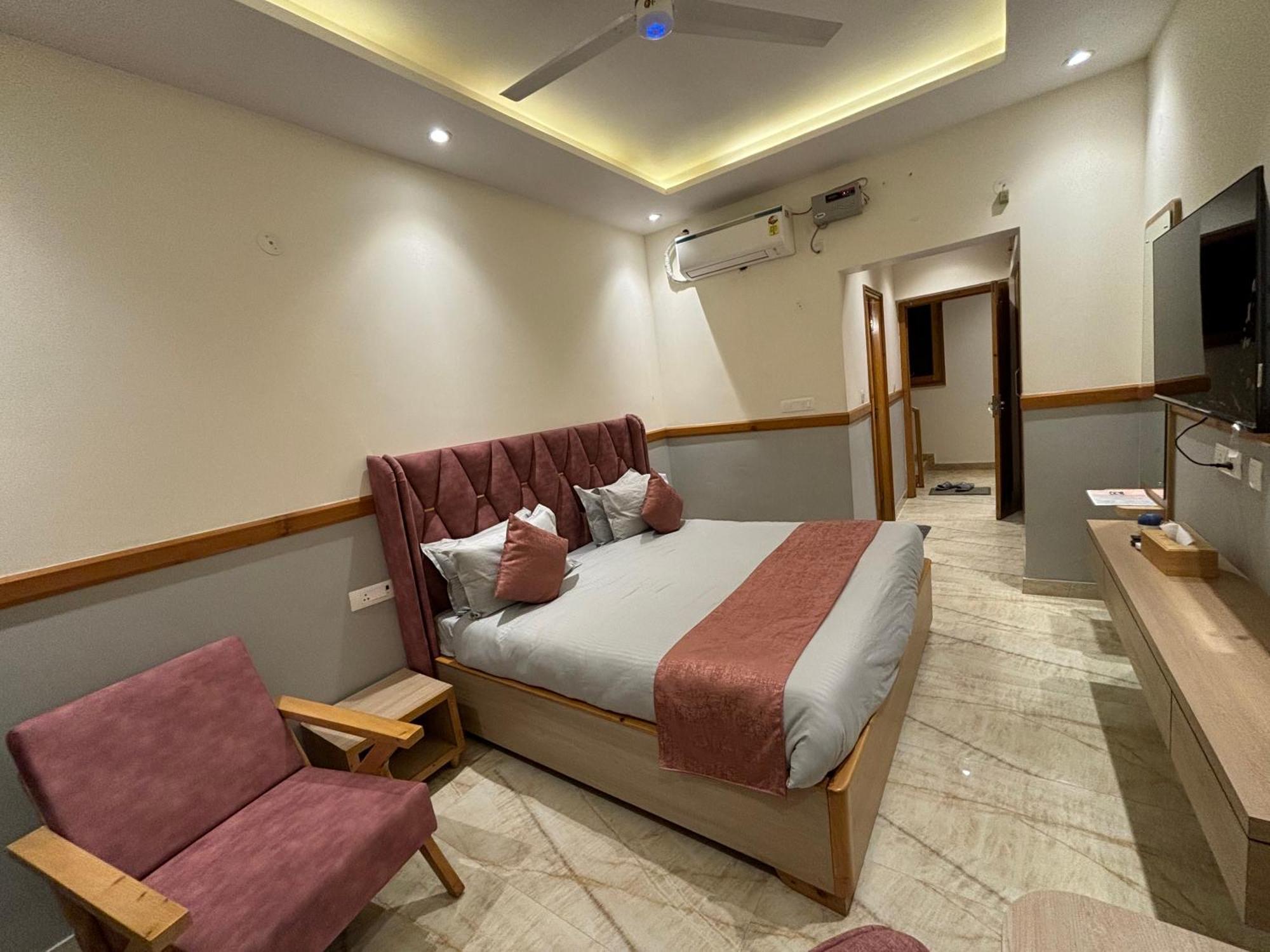 데라둔 The Cocoon B&B 외부 사진