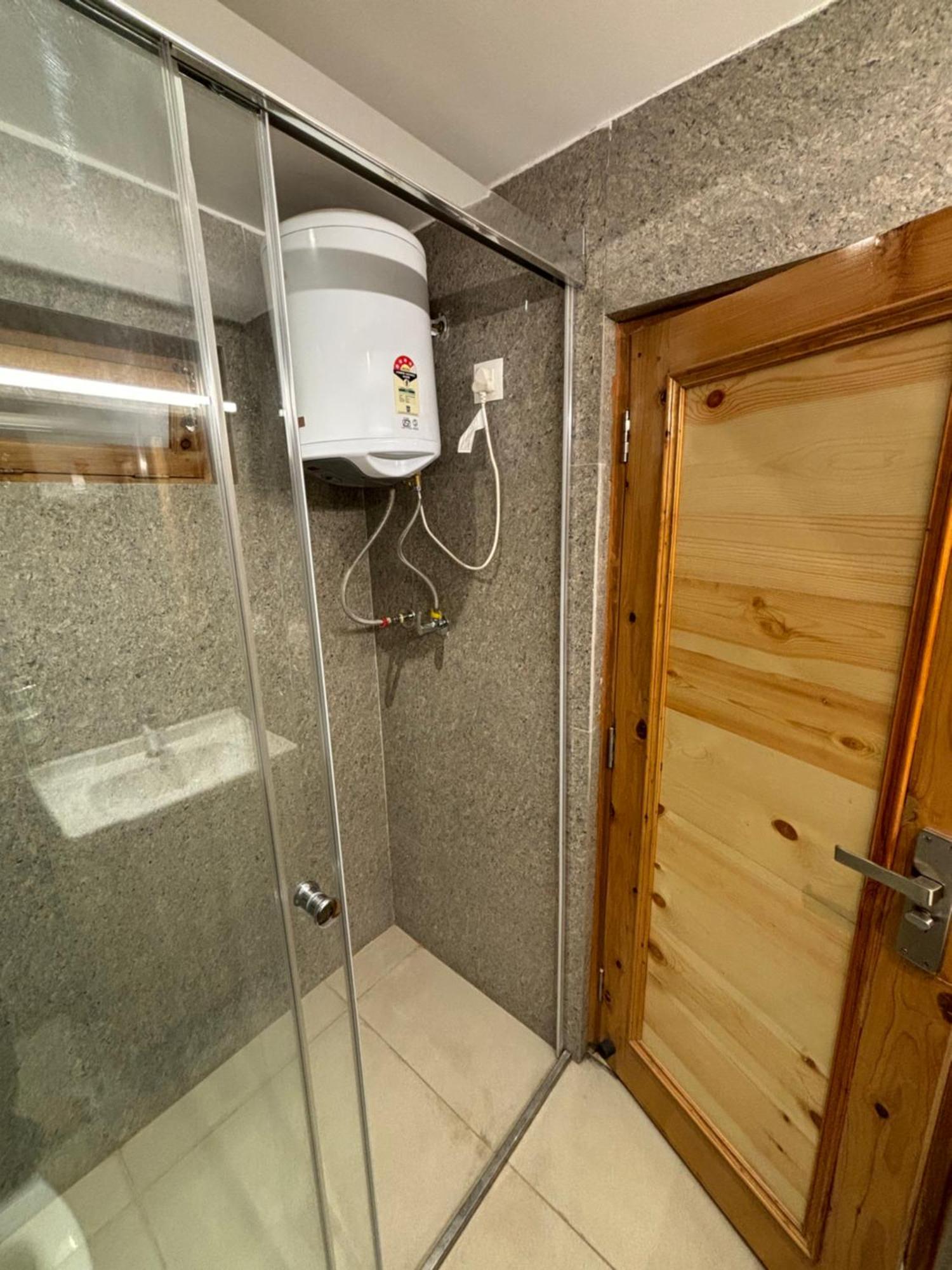 데라둔 The Cocoon B&B 외부 사진
