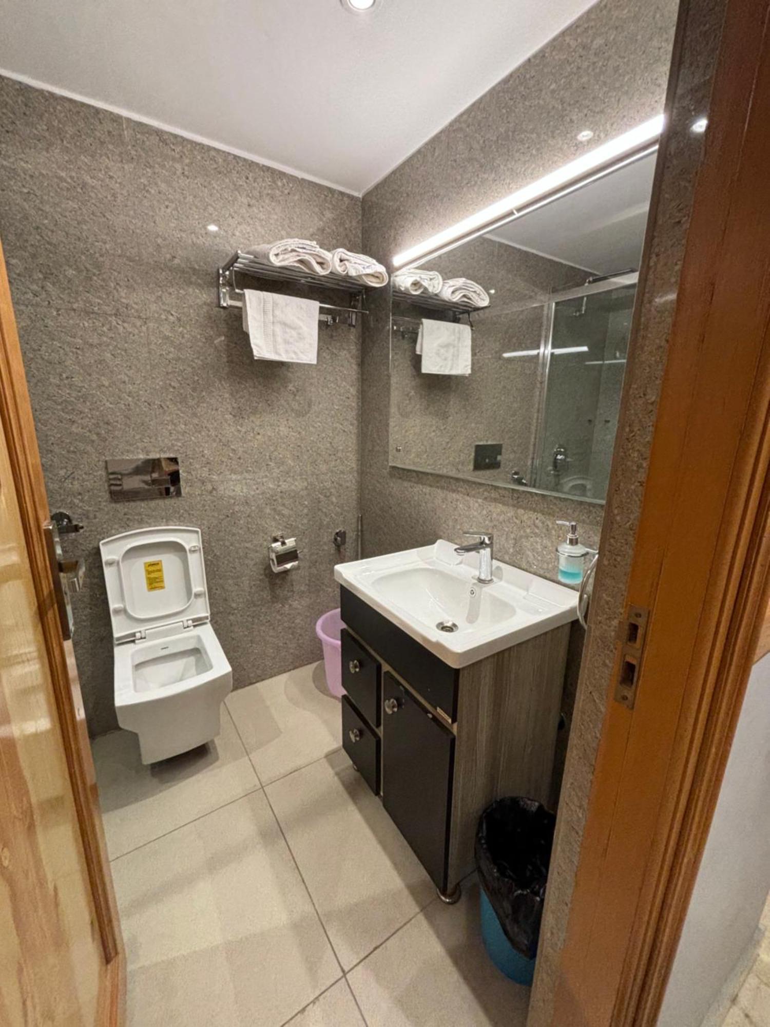 데라둔 The Cocoon B&B 외부 사진