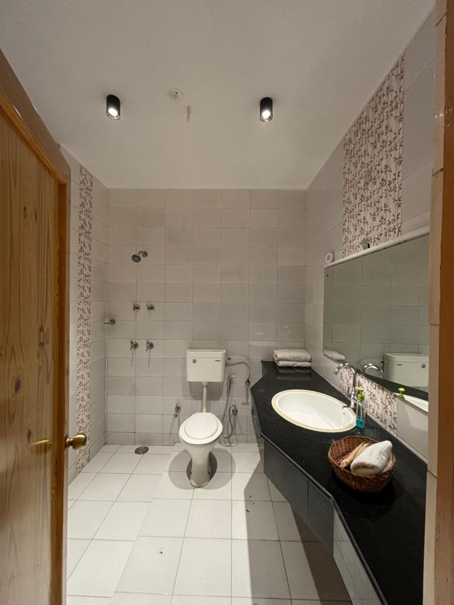 데라둔 The Cocoon B&B 외부 사진